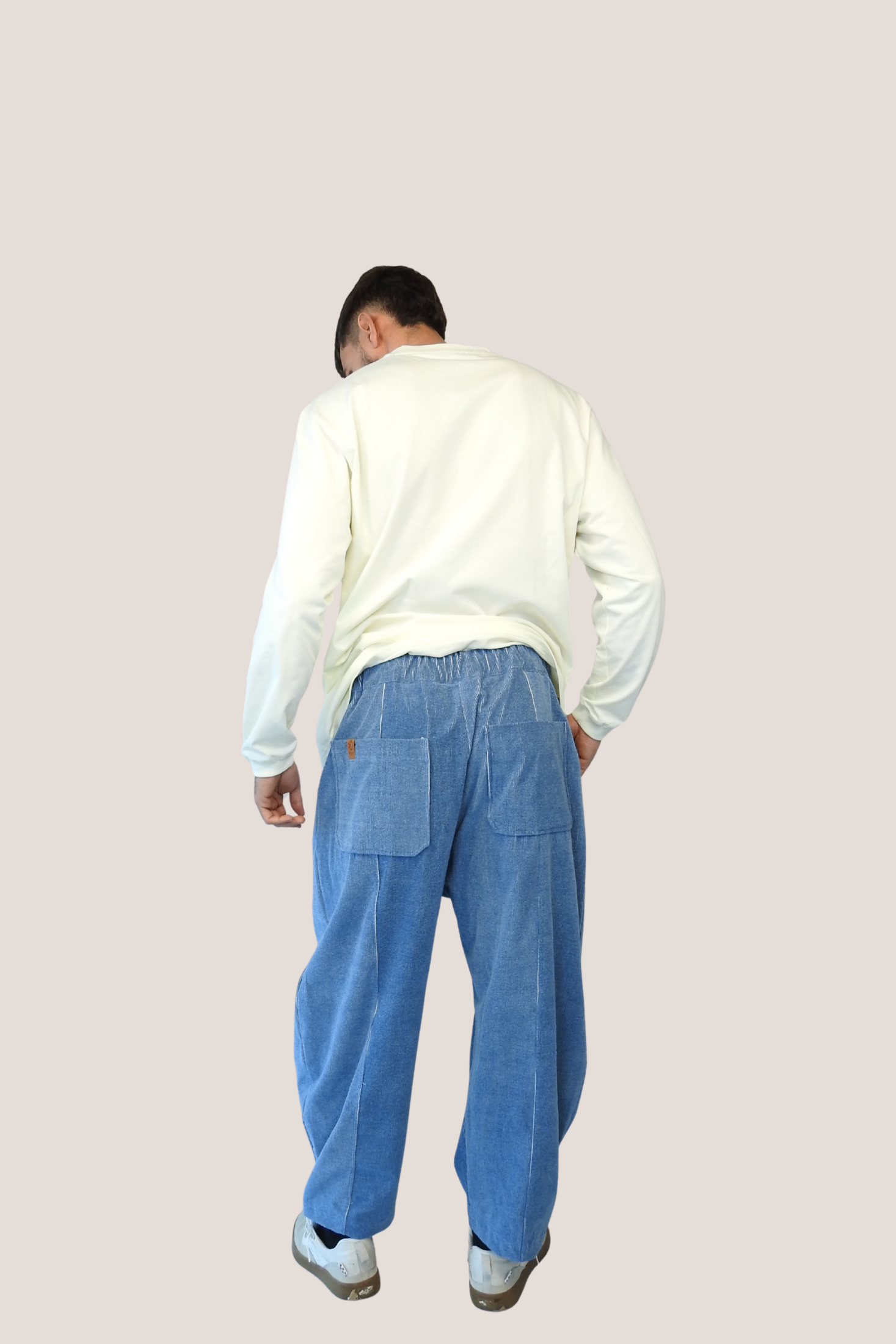 Pantalón barrel micro pana tejana