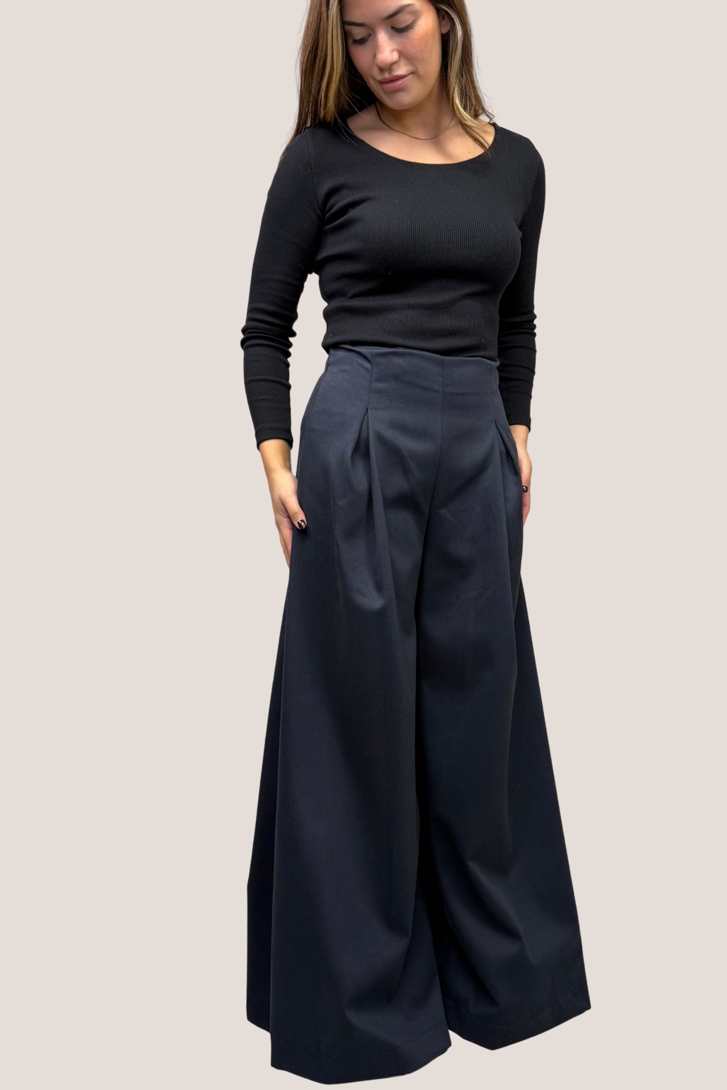 Pantalón pierna ancha azul marino