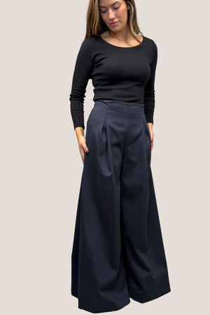 Pantalón pierna ancha azul marino