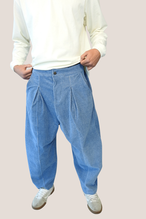 Pantalón barrel micro pana tejana