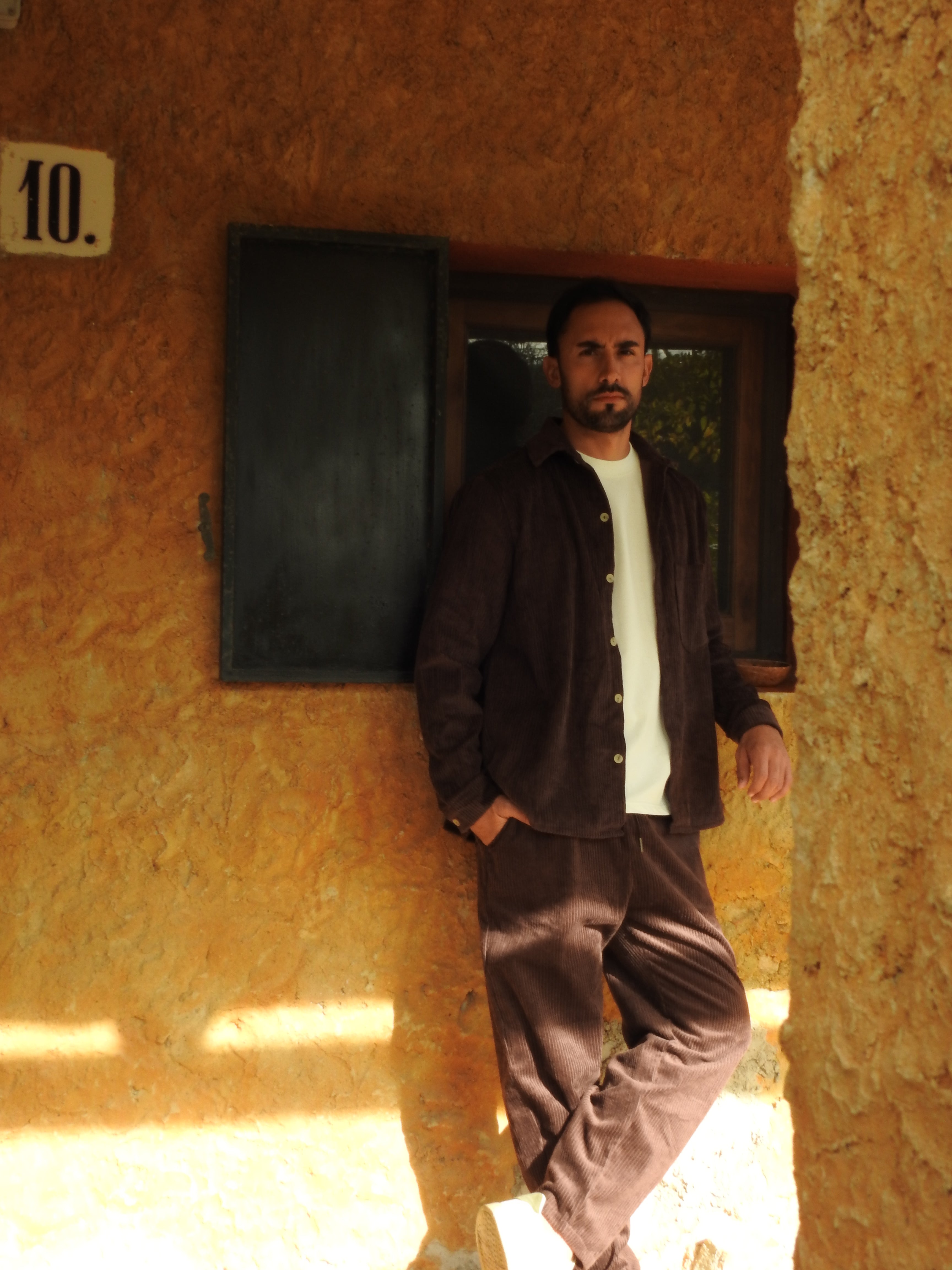 Pantalón pana marrón