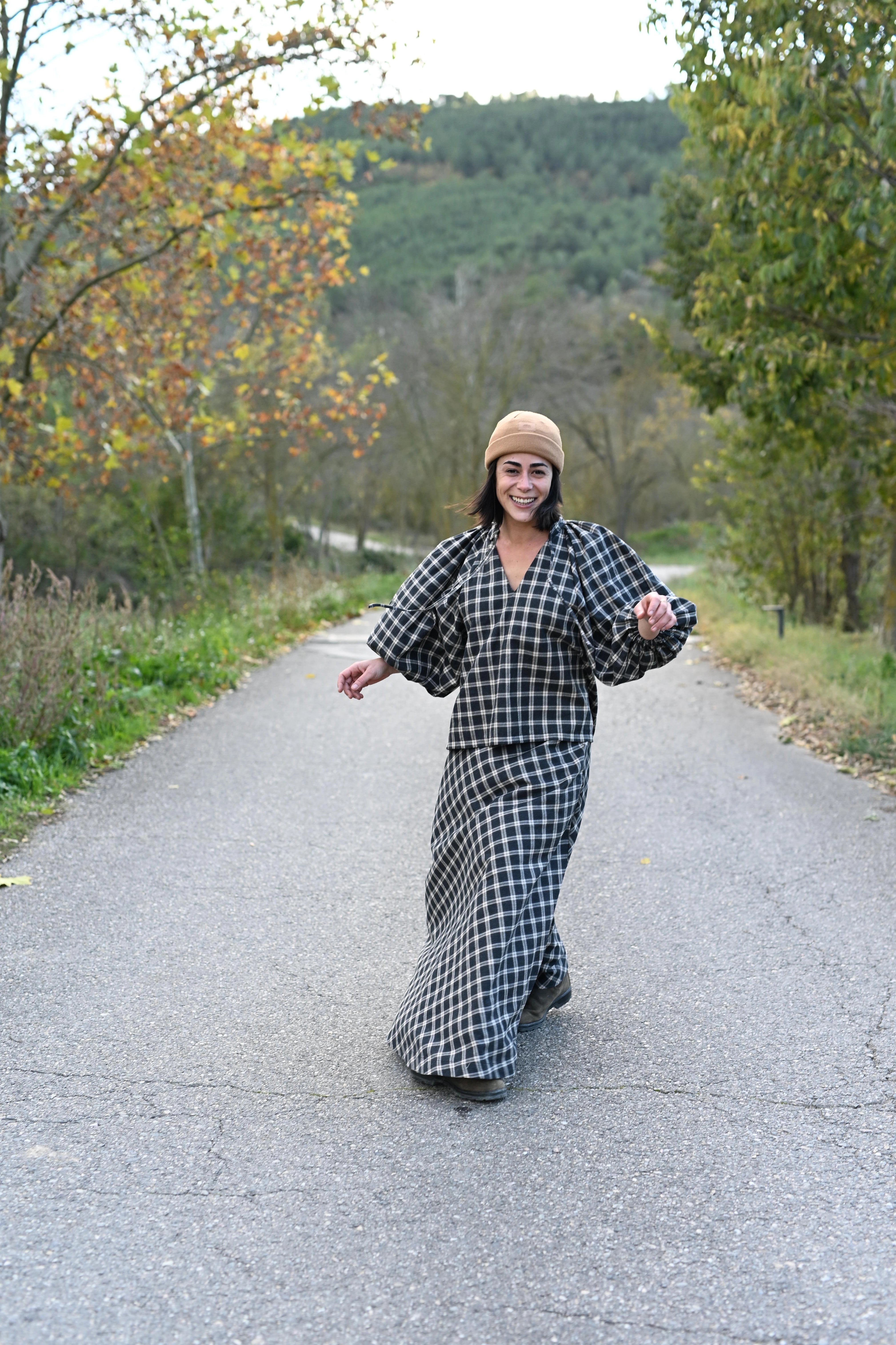 Blusa abullonada cuadros gris