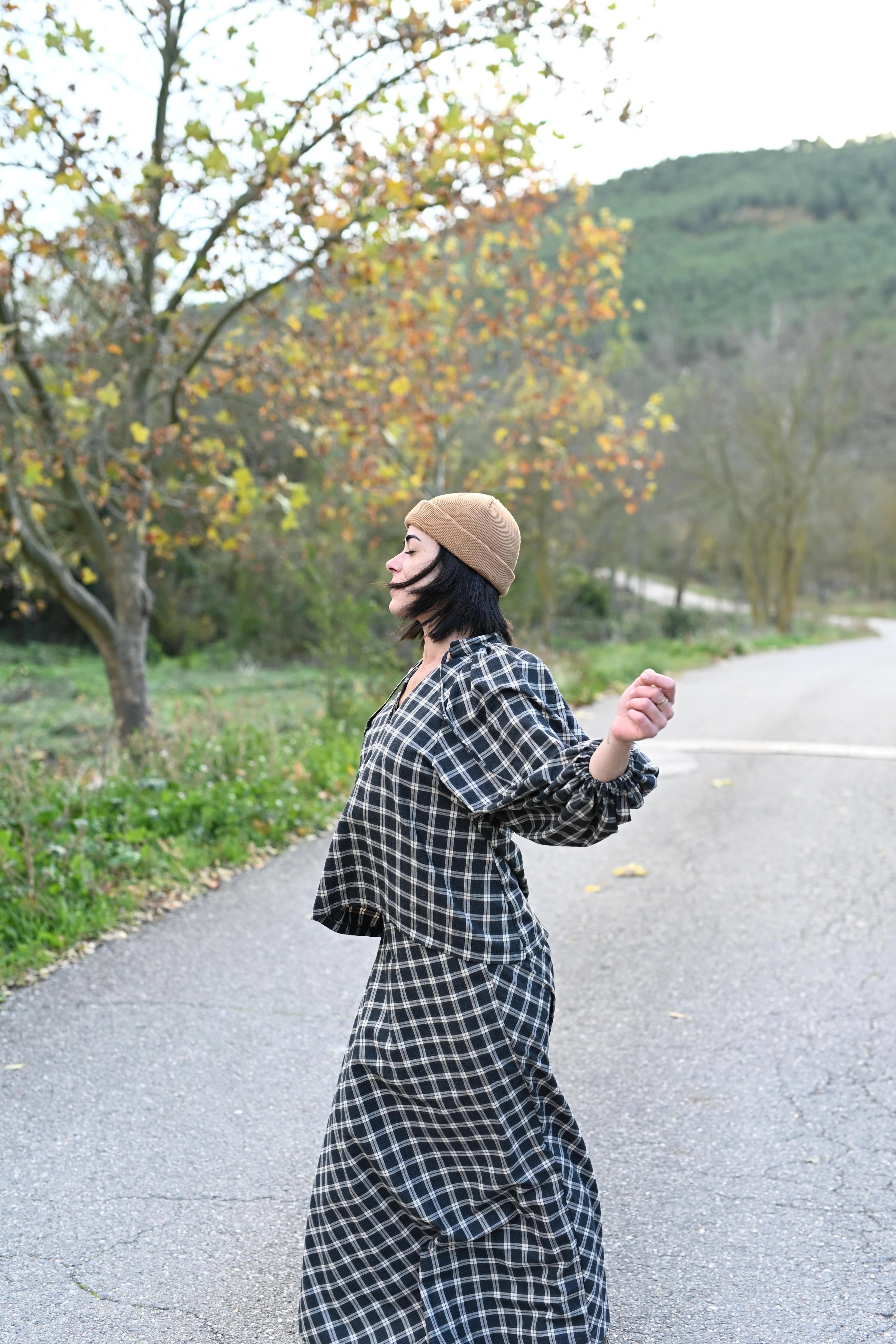 Blusa abullonada cuadros gris